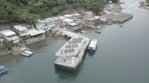 The water depth for berthing of the rebuilt new Kau Sai Village pier has improved and three berths are currently provided, one of which is equipped with a ramp for easier access for passengers in need.