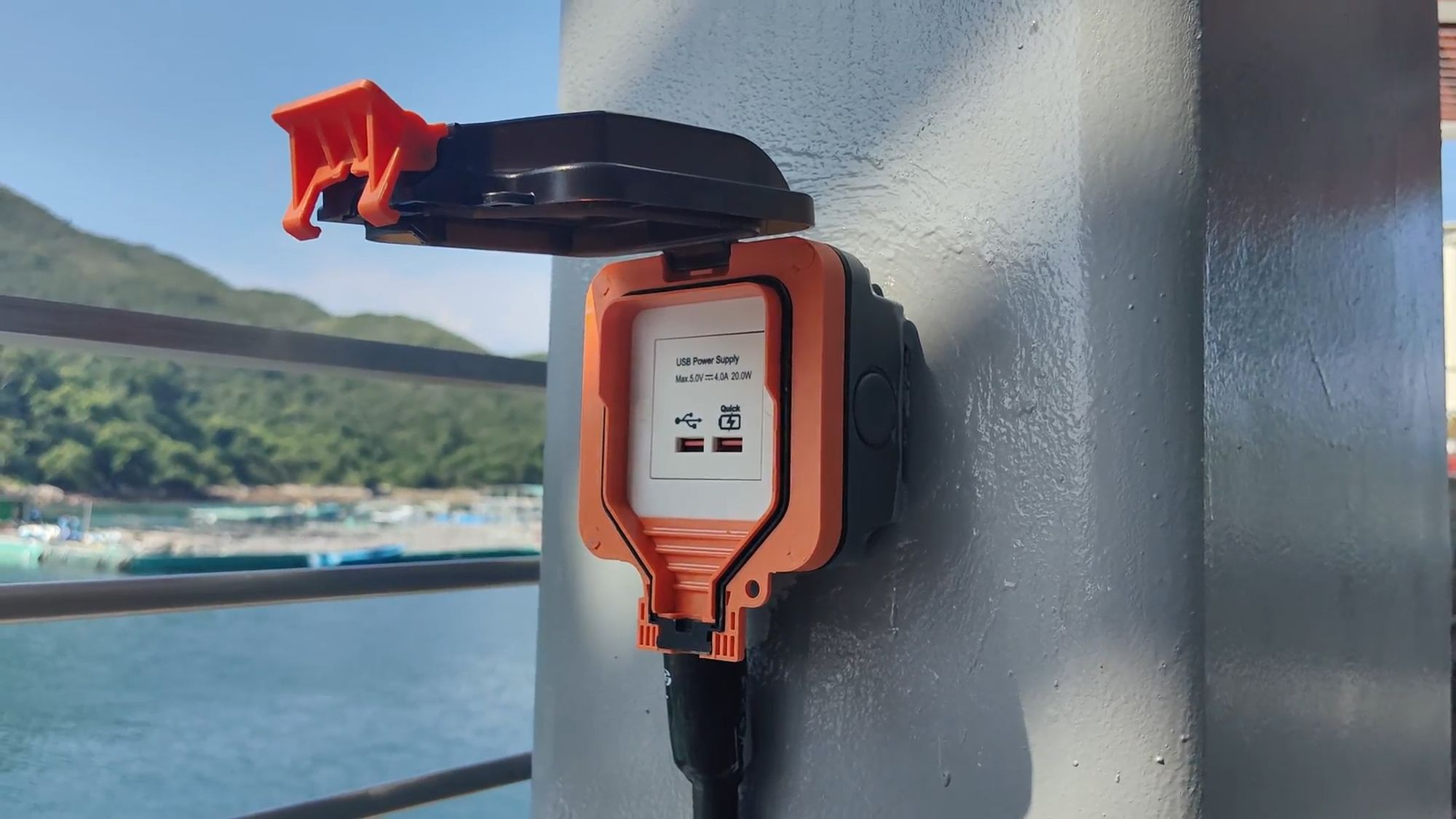 The new pier offers a variety of ancillary facilities, enhancing users’ convenience and experience.  Pictured are benches, a water dispenser, charging ports, Wi-Fi and an information display panel.