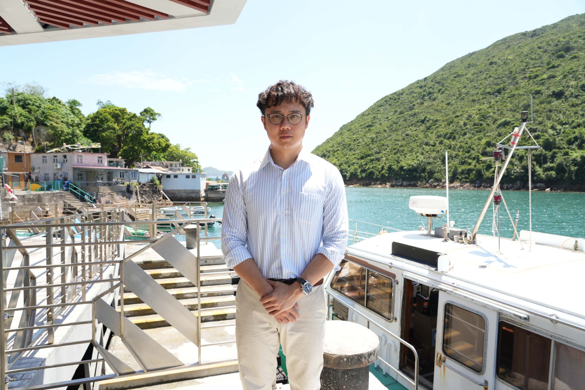 Business Development and Compliance Manager of Tsui Wah Ferry Service (Hong Kong) Limited, Mr Bery CHAN, expresses that the new pier is better than the old one in many aspects, such as having larger berthing spaces to enable sideways berthing that was not allowed at the old pier, and also sufficient water depth allowing vessels to berth safely even during low tide.