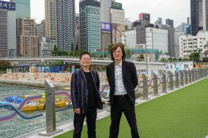 Mr HO Man-yiu, Ivan (left), Chairman of the Harbourfront Commission (HC), and Mr NG Wing-shun, Vincent (right), former Chairman of the HC, share bits and pieces of their experience in developing the harbourfront and give a brief account of the latest harbourfront developments.