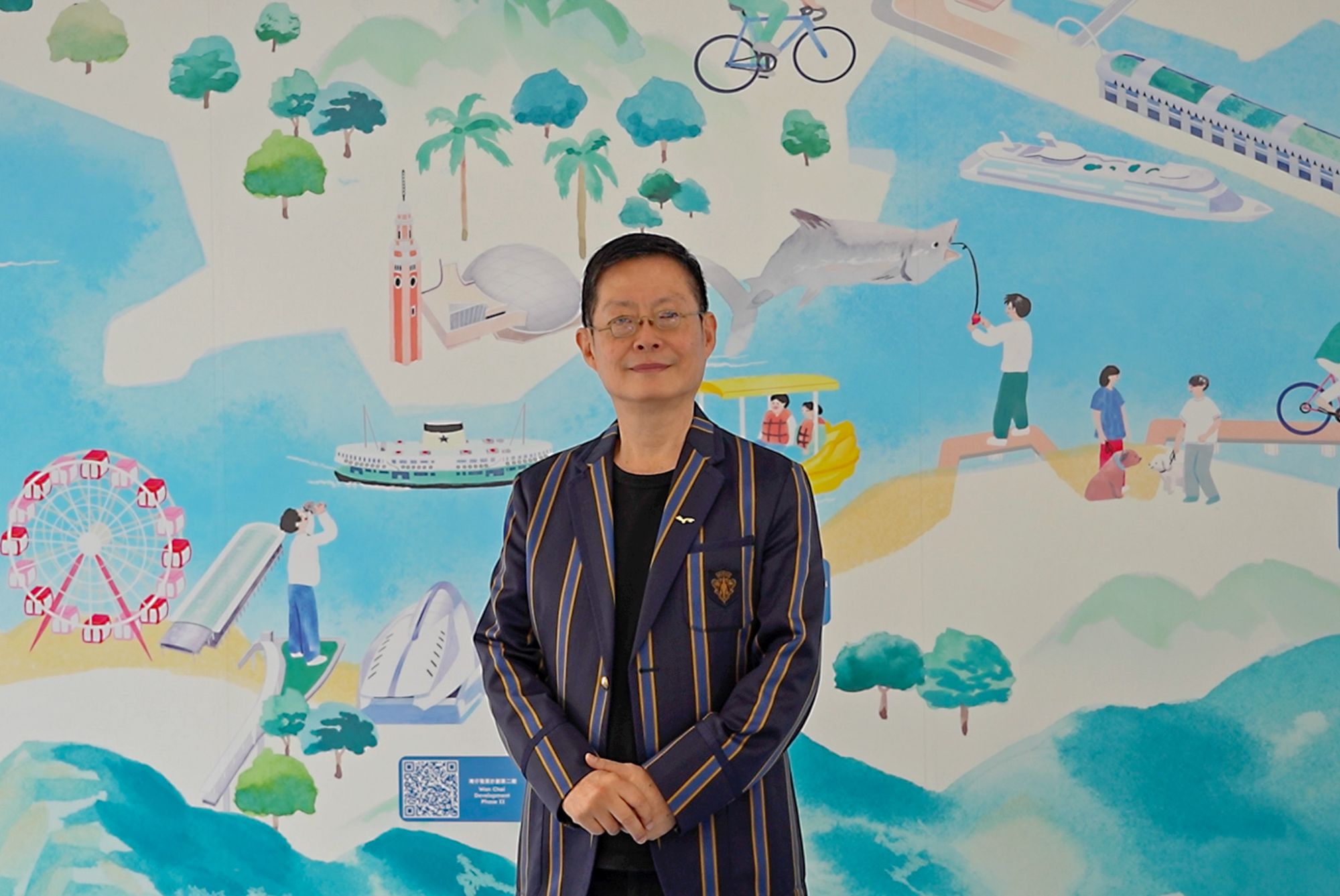 Mr Ivan HO says that the Development Bureau (DEVB) and HC have been striving to develop the brand of “Harbourfront Shared Space”, encouraging the public to unleash their creativity and enjoy the harbourfront spaces in their own ways harmoniously with mutual respect.