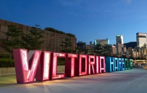 The DEVB and HC organised the “Victoria Harbour” Word Art Competition in 2020 to encourage community participation in harbourfront development.  In addition, the award-winning “Flowing Sails” art installation (Central-Wan Chai Bypass East Vent Shaft) has become a highlight of the East Coast Park Precinct, showcasing the city’s vibrancy.