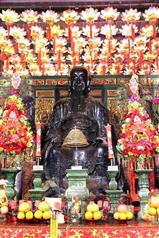 The Government today (October 25) announced that the Antiquities Authority (i.e. the Secretary for Development) has declared the rock carving at Cape Collinson in Eastern District, Yuk Hui Temple in Wan Chai and Hau Mei Fung Ancestral Hall in Sheung Shui as monuments under the Antiquities and Monuments Ordinance. Photo shows the bronze statue of Pak Tai made during the Ming dynasty enshrined in the incense pavilion of the main building of Yuk Hui Temple.