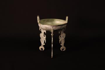 The "Harmony of Rites and Music: Exploring the Qilu Culture through Shandong Relics" exhibition opened today (May 28). Photo shows the bronze ding inscribed with "Lu Ji" from Western Zhou period.