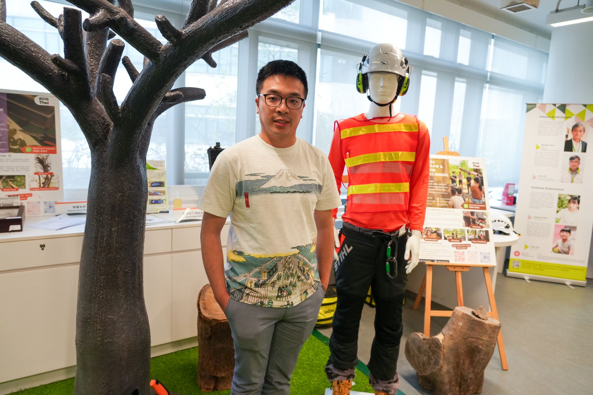 香港高等教育科技学院（THEi高科院）园艺树艺及园境管理理学士二年级生潘颂驹表示，在四年的课程当中除书本上的知识，也会有实习机会及学习不同技能。