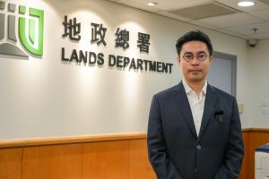 地政总署产业测量师（土地征用组）刘俊希表示，政府亦会与受影响人士会面，向他们介绍整体的发展建议、时间表，以及相关的补偿和安置安排。
