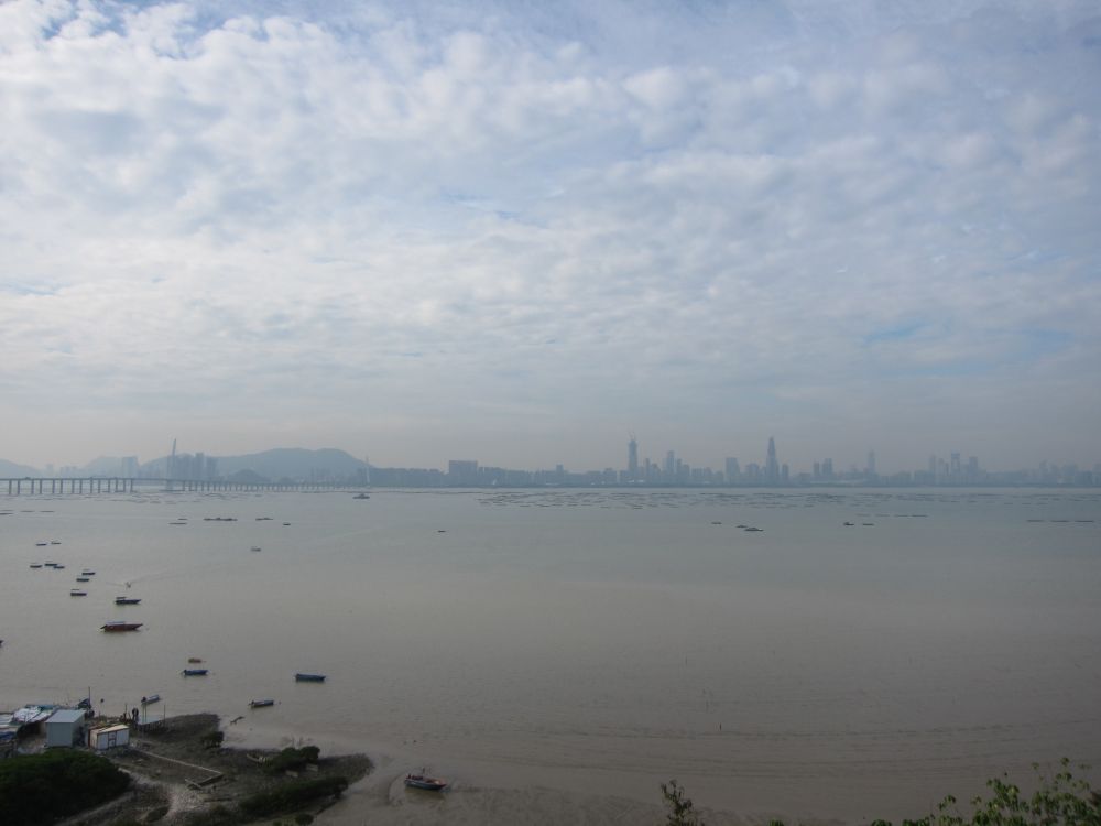 平台位置坐拥无敌景观，可俯视流浮山乡村区及整个深圳湾。